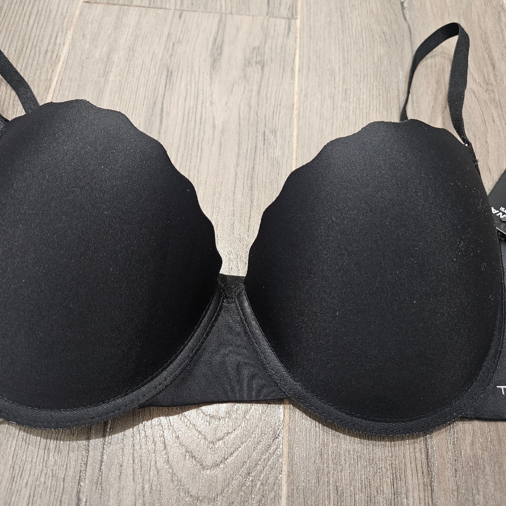 Tahari Black Seamless Push-Up Bra – Scalloped Edge, Lightly Padded - Size 36B
